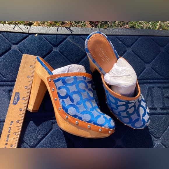 COACH Bacall Blue High Heels Clogs Wooden Platforms
Sz. 7.5 B - Picture 3 of 10